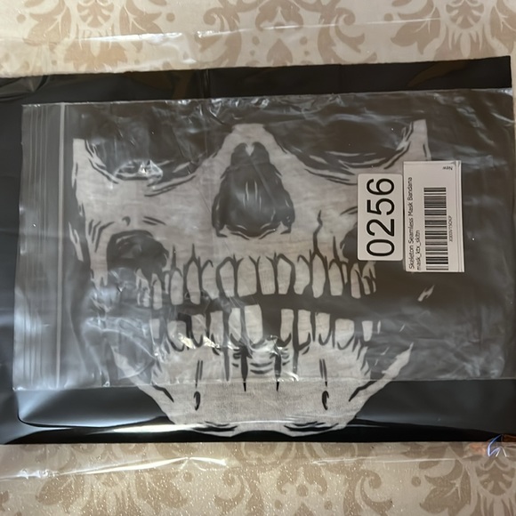 Skull Neck kerchief - Picture 5 of 6